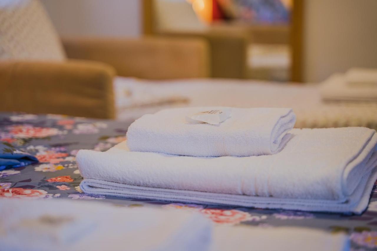 Green Apartment Ground Floor Feel Like Home Properties Saronida Ngoại thất bức ảnh